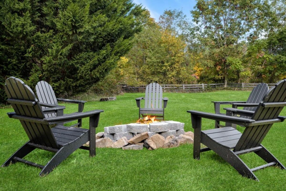 Modern Decor, Hot Tub, Fire Pit & River Access! لوراي المظهر الخارجي الصورة